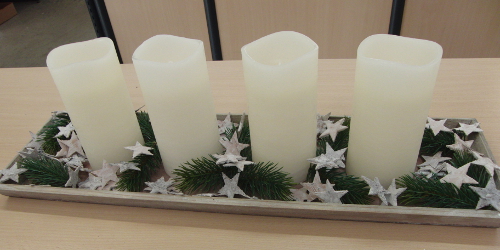 Adventskranz mit Holzsternen