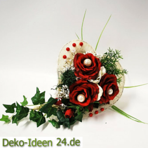 Deko-Ideen24: Produktbild Rosenstrauß herzförmig