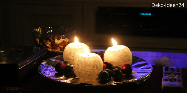 Deko-Ideen24 Blog: Kerzen auf einem dekorativen Teller