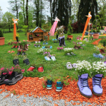 Deko-Ideen24 Blog: Schuhe bepflanzt in Garten