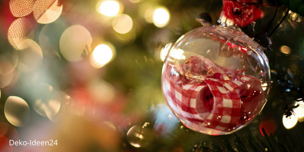 Deko-Ideen24 Blog: Weihnachtskugel aus Glas am Weihnachtsbaum